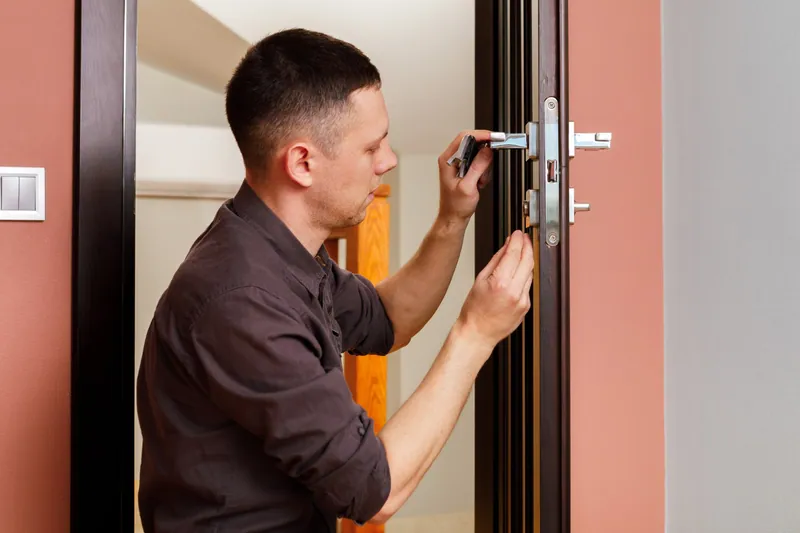 Serrurier Belgian Locks en intervention sur une serrure de porte